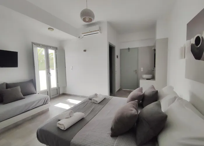 Perissa Dreams Hotel
