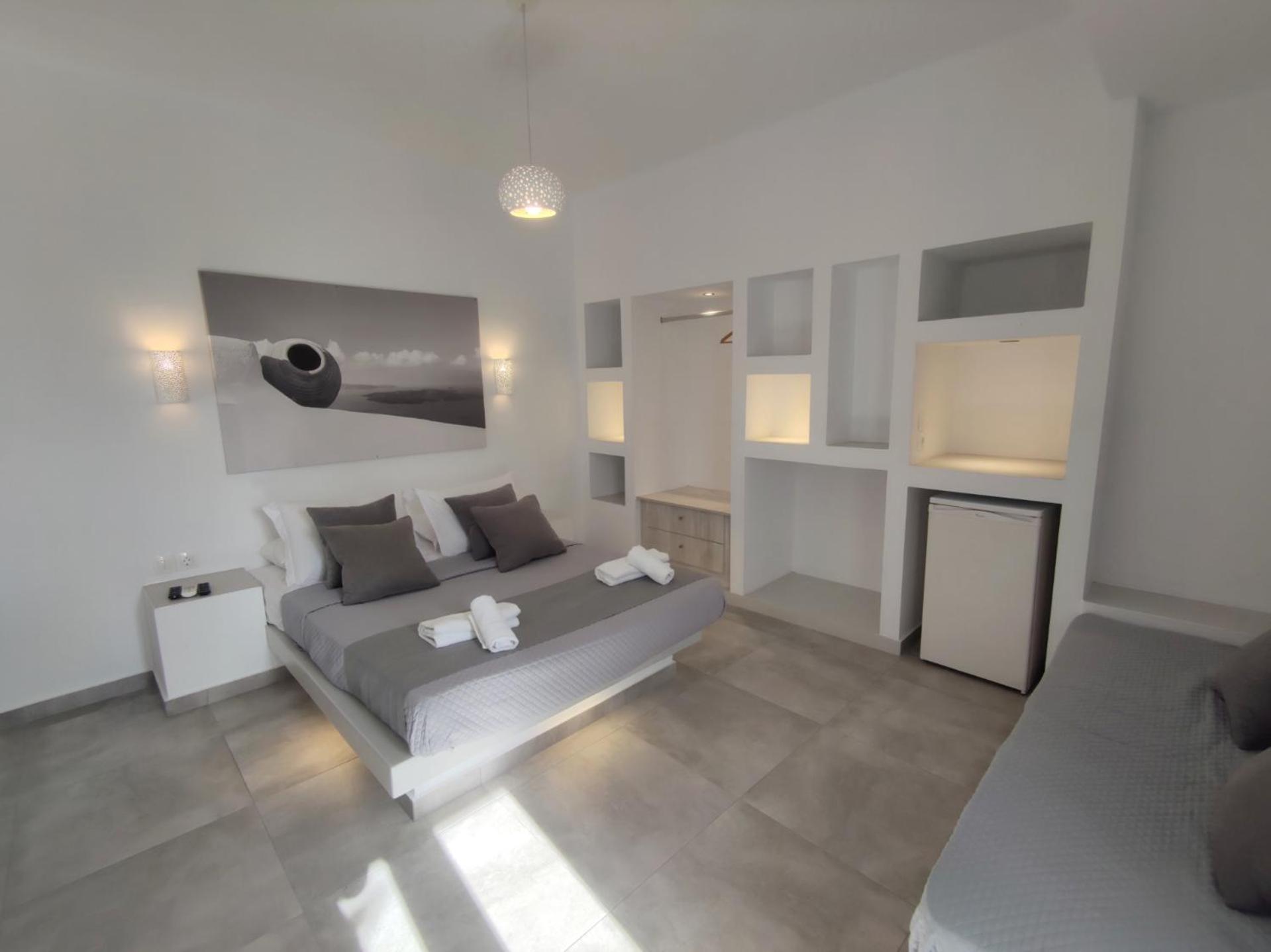Dream 2* Perissa (Santorini)